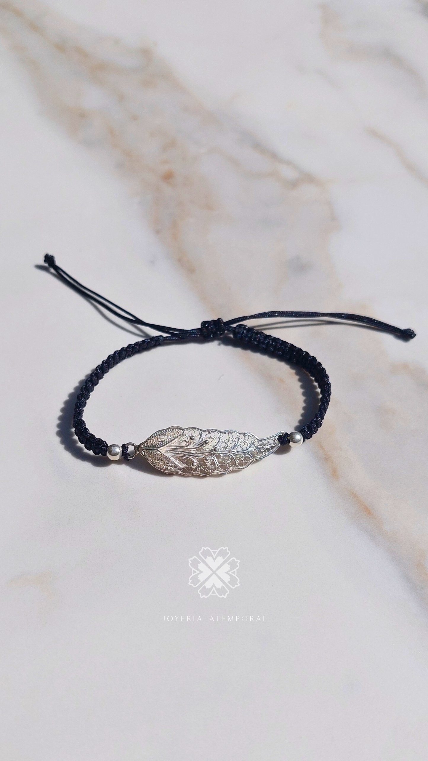 Pulsera Filigrana de Plata Hoja con Hilo