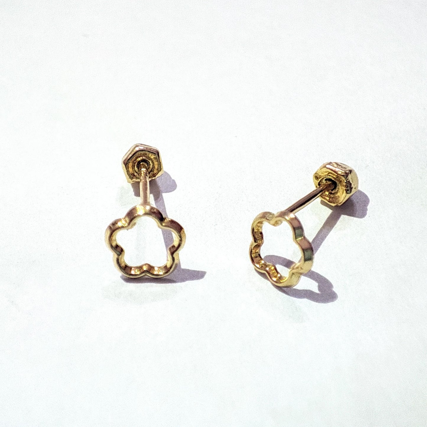 Broquel silueta flor