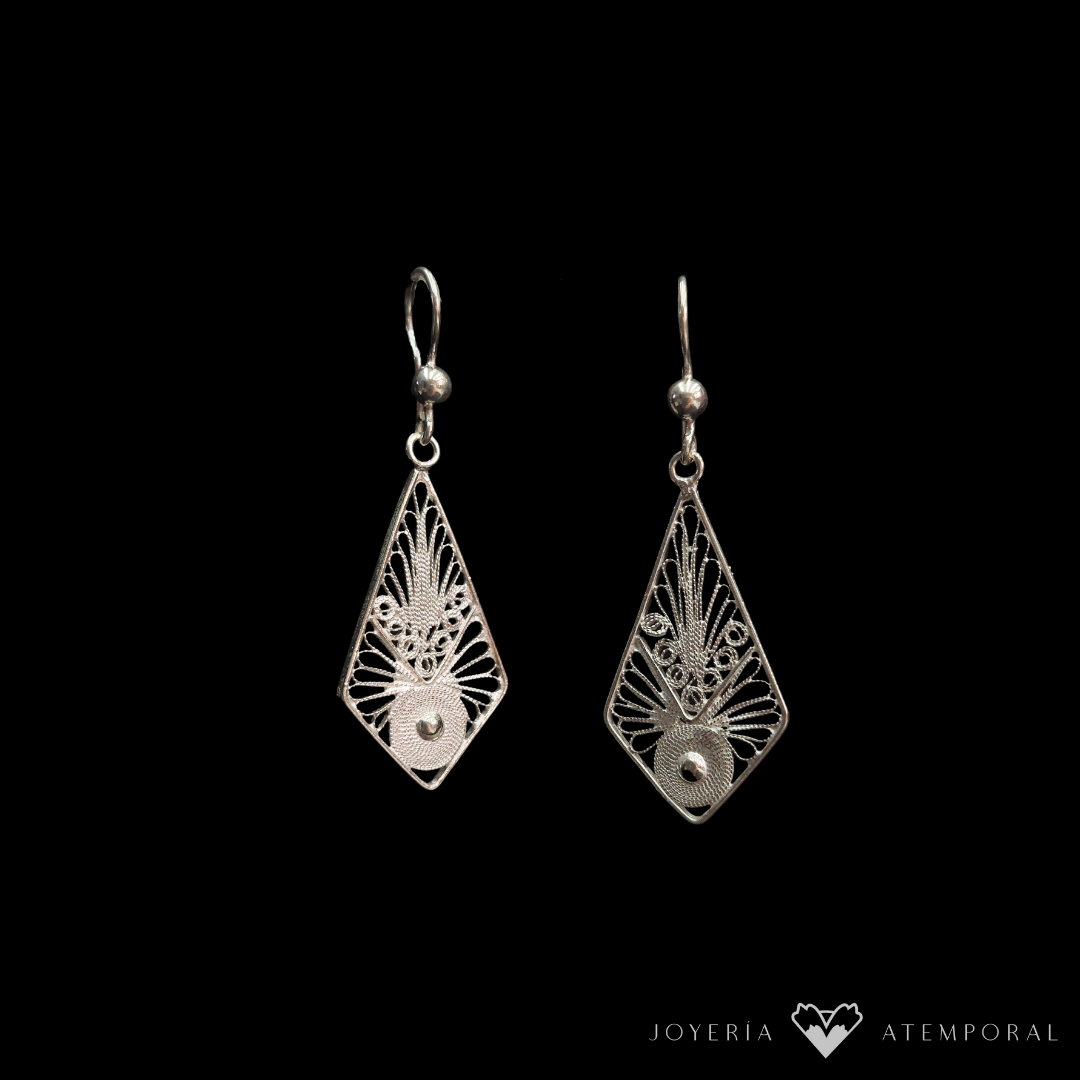 Arete Filigrana de plata gancho rombo con bolita en relieve