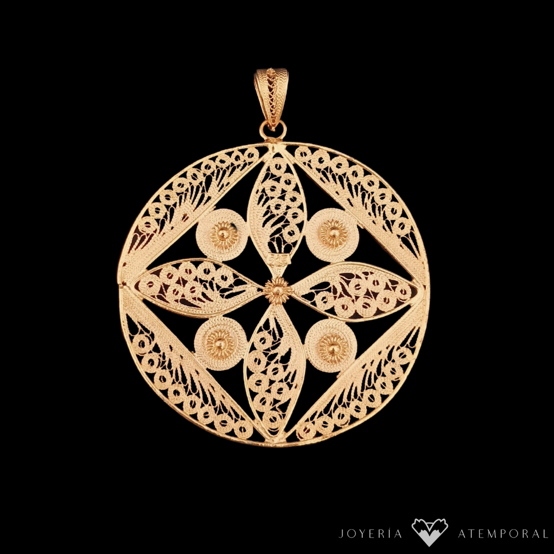Dije de Filigrana Circular con flor