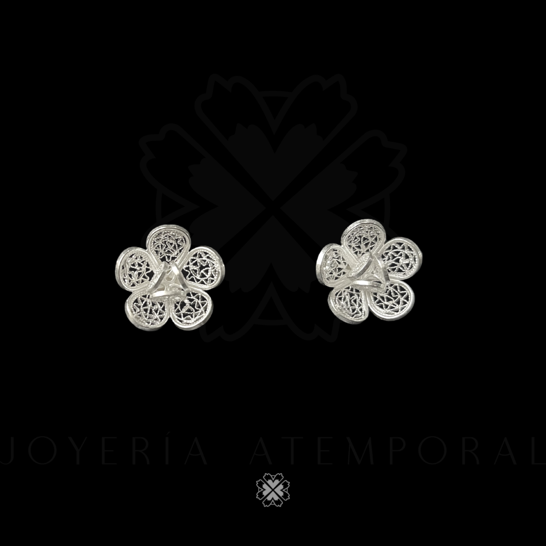 Arete Filigrana de Plata flor petalo concavo doble flor telaraña