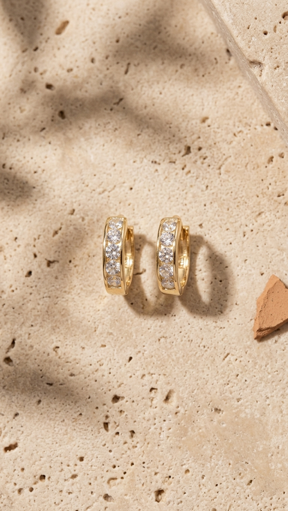 Aretes Tipo Huggie con Zirconias